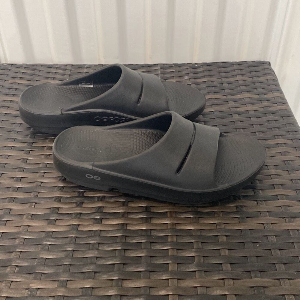 Oofos sandals, women’s size 8 - Picture 2 of 7